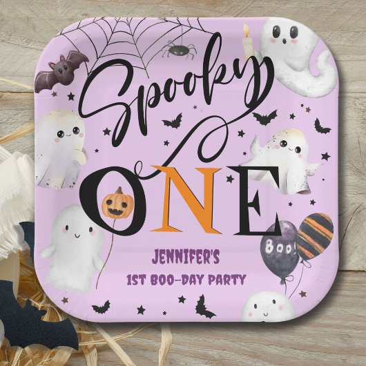 Spooky One Girl Paarse Halloween 1e Verjaardag Papieren Bordje