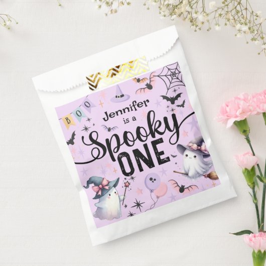 Spooky One Girl Schattige Ghost Halloween 1st Birt Bedankzakje (Gezegeld)