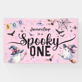 Spooky One Girl Schattige Ghost Halloween 1st Birt Spandoek (Horizontaal)