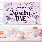Spooky One Girl Schattige Ghost Halloween 1st Birt Spandoek
