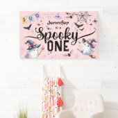 Spooky One Girl Schattige Ghost Halloween 1st Birt Spandoek (Insitu)