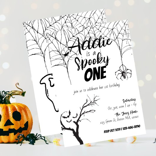 Spooky One | Halloween 1e verjaardag | B+W uitnodi Kaart