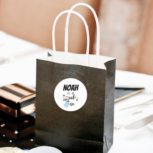 Spooky One | Halloween 1e verjaardag | Minimaal bl Ronde Sticker