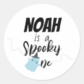 Spooky One | Halloween 1e verjaardag | Minimaal bl Ronde Sticker (Voorkant)