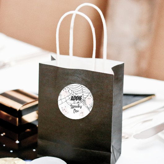 Spooky One | Halloween 1e verjaardag | Pink Ghosts Ronde Sticker