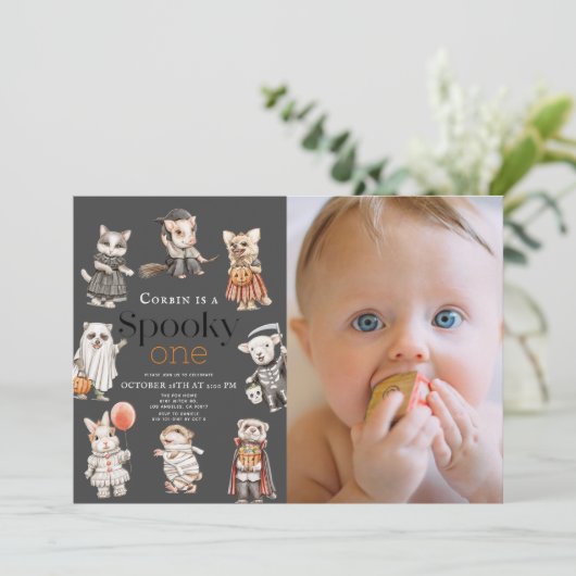 Spooky One Halloween Animals 1st Birthday Foto Kaart (Staand voorkant)