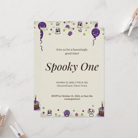 Spooky One Halloween Party Custom Invitation Kaart (Voorkant / Achterkant in situ)