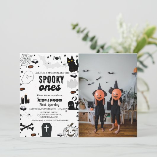 Spooky One Halloween Twin eerste verjaardagsfeestj Kaart (Staand voorkant)