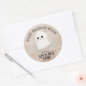 Spooky One Kawaii Ghost Halloween Verjaardag Ronde Sticker (Envelop)