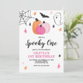 Spooky One Pink Halloween 1e Birthday Uitnodiging (Staand voorkant)