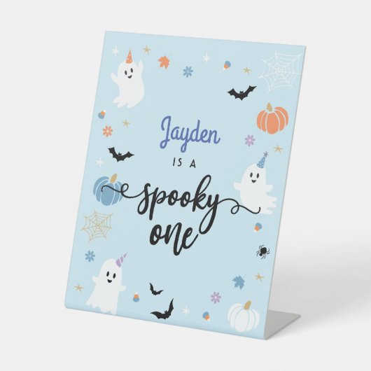 Spooky One Schattige Blue Ghost Halloween 1e Verja Reclamebord Met Voetstuk (Voorkant)