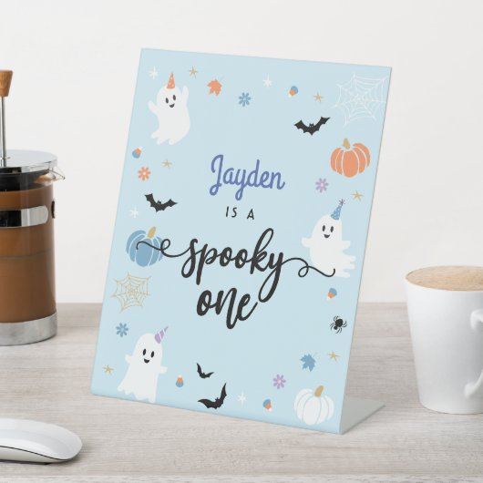 Spooky One Schattige Blue Ghost Halloween 1e Verja Reclamebord Met Voetstuk (Insitu)