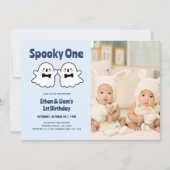 Spooky One Schattige Twin Boys 1st Birthday Foto Kaart (Voorkant)