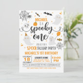 Spooky One Verjaardagsuitnodiging - Zwart & Sinaas Kaart (Staand voorkant)