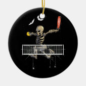 Spooky Pickleball Skelet Speler Fan Halloween Pi Keramisch Ornament (Voorkant)