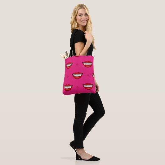 Spooky Pink Vampire Halloween Tote Bag (Op model)