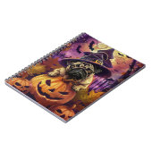 Spooky Pug Dog Halloween Witch and Pumpkin Notitieboek (Linkerzijde)