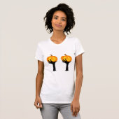 Spooky Pumpkin Embrace – Halloween Tee for Women T-shirt (Voorkant volledig)
