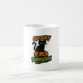 Spooky Purrfection - Schattigee zwarte kat op pomp Koffiemok (Center)