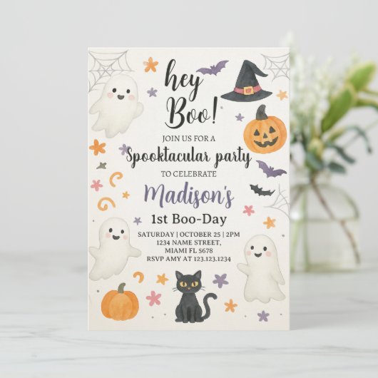 Spooky Schattigee 1e verjaardag uitnodiging | Hey  (Staand voorkant)