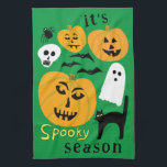 Spooky Season Pumpkins Ghost Bat HAPPY HALLOWEEN Theedoek<br><div class="desc">Versier je keuken met deze coole kunsthanddoek. Maakt een geweldig Halloween,  housewarming,  verjaardag of huwelijkscadeau! U kunt het ook aanpassen met uw eigen tekst of de kleuren wijzigen. Check mijn shop voor nog veel meer kleuren en patronen!</div>