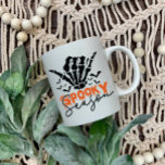Spooky Season Spooky Mok<br><div class="desc">Laten we spooky worden! Het is Halloween en Chill tijd, dus word er gek van en geniet van een kopje koffie, thee of cacao in een spookachtige mok!</div>