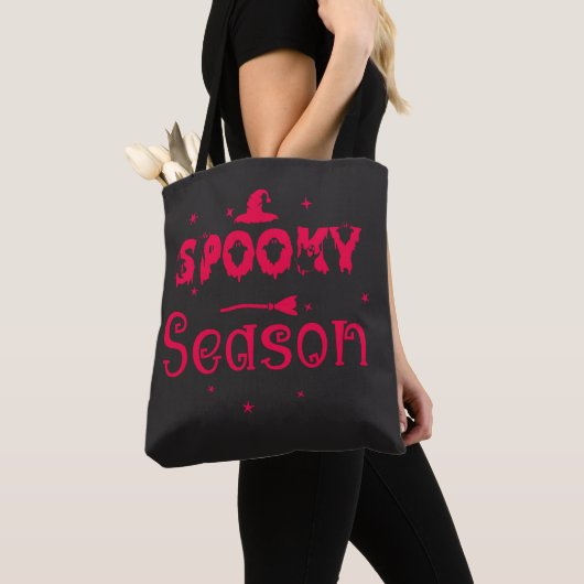 Spooky Season Witch Pet Tote Bag (Dichtbij)