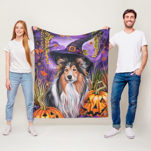 Spooky Shetland Sheepdog Halloween Witch Pumpkin Fleece Deken (In situ)
