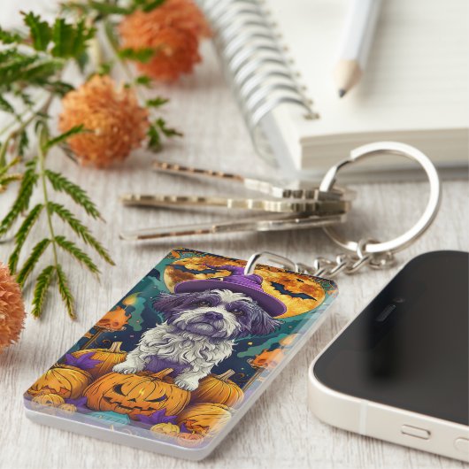 Spooky Shih Tzu Hond Halloween Heks en Pompoen Sleutelhanger (Voorkant Rechts)