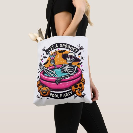 Spooky Skeleton Halloween Pool Party Design! Tote Bag (Dichtbij)