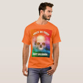 Spooky skull. Trick or Treat. Halloween T-shirt (Voorkant volledig)