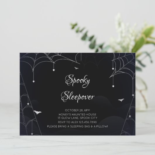 Spooky Sleepover Cobwebs Black Halloween Kaart (Staand voorkant)