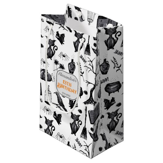 Spooky Spellbinding Halloween Verjaardagsfeestje Klein Cadeauzakje (Voorkant Gekanteld)