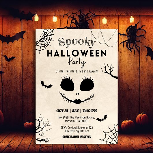 Spooky spinnenwebben schedel gezicht Halloween Kaart
