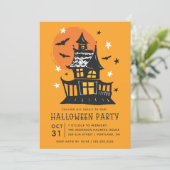 Spooky spookhuis met vleermuizen Halloween feest Kaart (Staand voorkant)