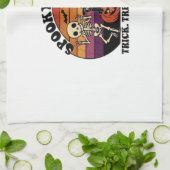 Spooky Squad Retro Halloween-ontwerp (zwarte tekst Theedoek (Gevouwen)