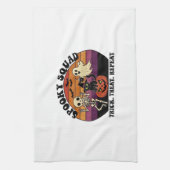 Spooky Squad Retro Halloween-ontwerp (zwarte tekst Theedoek (Verticaal)