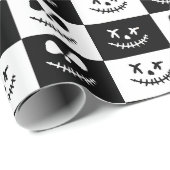 Spooky Stitch Face | Zwarte en witte halloween Cadeaupapier (Rol Hoek)