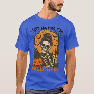 Spooky Summer Skeleton Just Waiting For Halloween  T-shirt