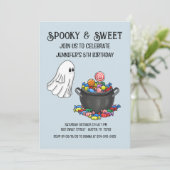 Spooky & Sweet Halloween Verjaardag uitnodiging (Staand voorkant)