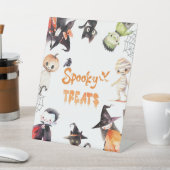 Spooky trakteert Halloween Monsters Kostuumfeest Reclamebord Met Voetstuk (Insitu)