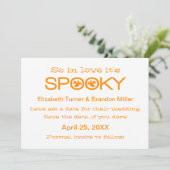 Spooky Typography Halloween Save the Date (Staand voorkant)
