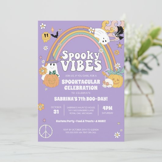 Spooky Vibes Groovy Ghost Hippe Halloween Verjaard Kaart (Staand voorkant)