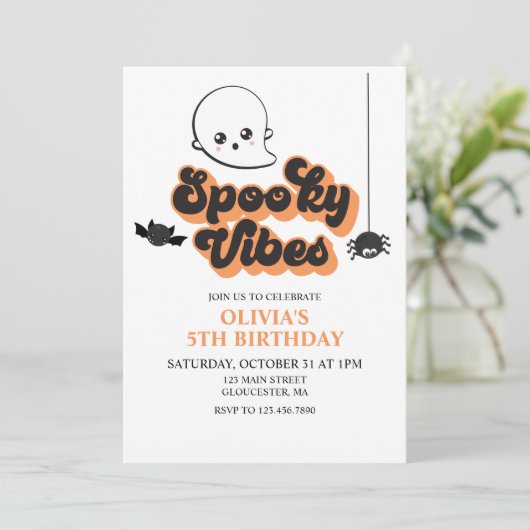 Spooky Vibes Halloween Verjaardagsuitnodiging Kaart (Staand voorkant)