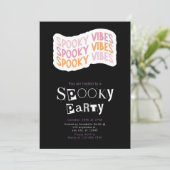 Spooky vibes moderne minimalistische Halloween Kaart (Staand voorkant)