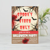 Spooky Vibes Only Halloween Bat en Bloedspetter Kaart (Staand voorkant)