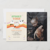Spooky Vibes Retro Halloween Ghost Verjaardagsfoto Kaart (Voorkant)