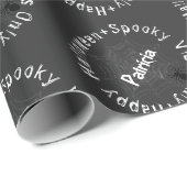 Spooky Vibes Zwart Wit Happy Halloween Pattern Cadeaupapier (Rol Hoek)