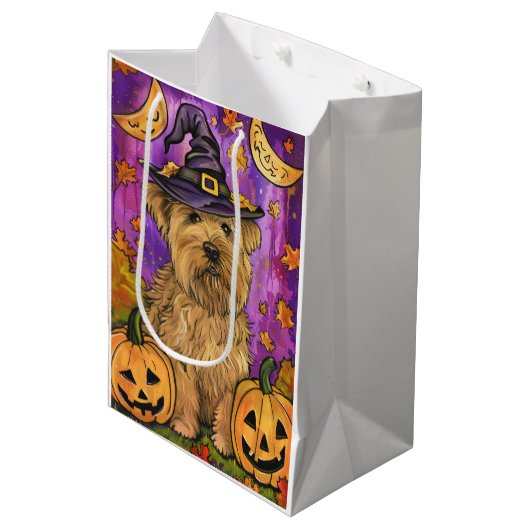 Spooky Wheaten Terrier Hond Halloween Heksenpompoe Medium Cadeauzakje (Voorkant Gekanteld)