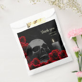 Spooky zwart en rood gotische schedel Rozen Hallow Bedankzakje (Gezegeld)